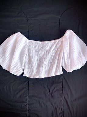 H&M White Off-Shoulder Puff Sleeve Crop Blouse